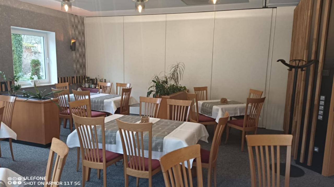 Hotel & Restaurant Zum Hirsch Romhild Bagian luar foto