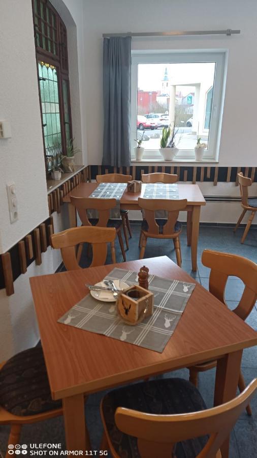 Hotel & Restaurant Zum Hirsch Romhild Bagian luar foto