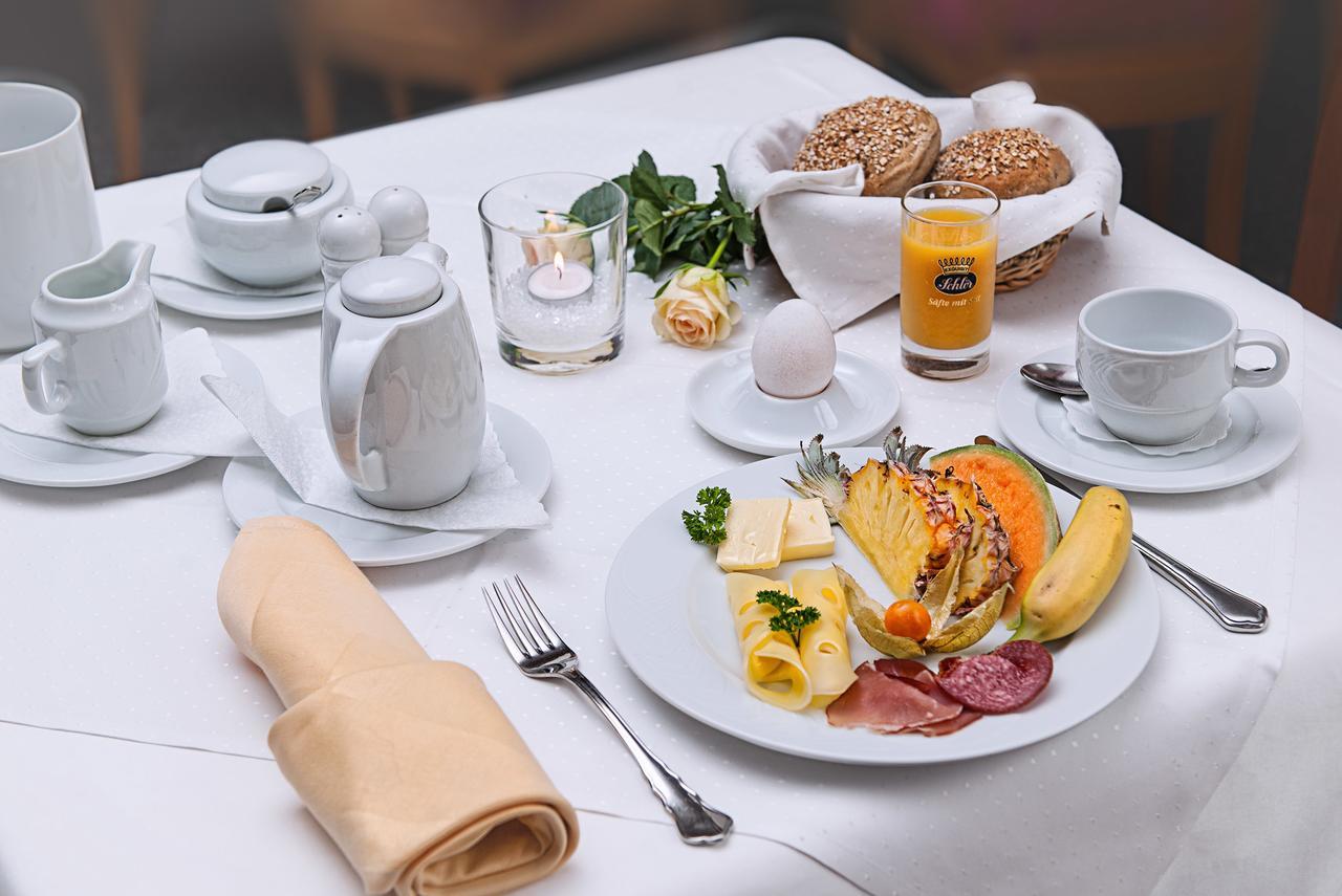 Hotel & Restaurant Zum Hirsch Romhild Bagian luar foto